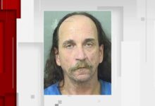 Florida man arrested for exposing himself to a mother and her daughter