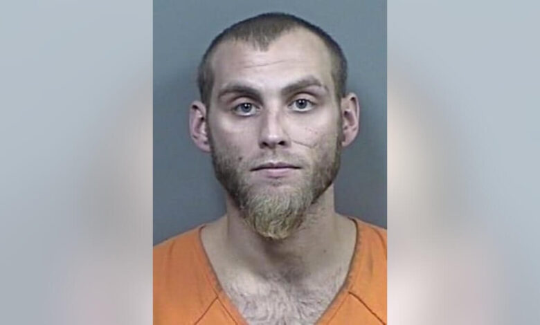 A Florida man set fire to several homes and a statue of Jesus but was soon caught off guard.