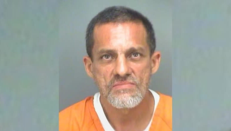 Florida man attacks restaurant employee for not putting lettuce on a sandwich